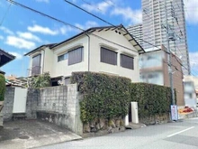 【兵庫県/宝塚市南口】兵庫県宝塚市南口1丁目 土地 現地：現況古家有り。建物解体後、更地でのお引渡しの予定です。第一種低層住居専用地域内に位置します。