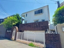 【兵庫県/芦屋市朝日ケ丘町】兵庫県芦屋市朝日ケ丘町 土地 敷地全体を有効活用しやすい整形地。周辺は第1種低層住居専用地域に指定された、落ち着いた住宅街です。