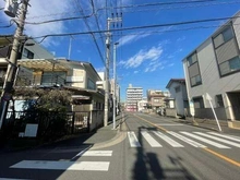 【神奈川県/川崎市川崎区大島】神奈川県川崎市川崎区大島5丁目 土地 南側幅員約6mの公道・東側幅員約10.9mの公道に接道。ゆとりがあり車の出入りがスムーズに行えます。