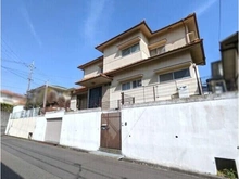 【兵庫県/神戸市垂水区小束山本町】兵庫県神戸市垂水区小束山本町2丁目 土地 現地：北西側道路幅員約6.2mに面しています。間口約15.1mの整形地で、様々な建築プランを検討できます。