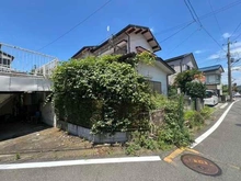 【神奈川県/横浜市瀬谷区橋戸】神奈川県横浜市瀬谷区橋戸3丁目 土地 前面道路は南東側幅員約7m公道。お車同士が無理なくすれ違える広さで、ストレスなく運転できそうです。