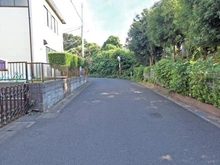 【千葉県/流山市名都借】流山市名都借 土地 西側の道路　南側の眺望です