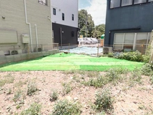 【東京都/豊島区南池袋】豊島区南池袋4丁目 土地 現地：現況更地。都市計画道路事業中のため、将来的な利便性向上などの効果が期待されています。