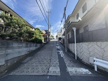 【神奈川県/横浜市南区中里】横浜市南区中里4丁目　戸建 北側前面道路