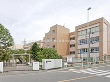 【神奈川県/川崎市宮前区宮崎】川崎市宮前区宮崎4丁目　戸建 川崎市立宮崎台小学校 約450m