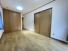 【東京都/日野市万願寺】日野市万願寺一丁目　中古戸建 洋室約7.5帖※備品等は価格に含まれません。