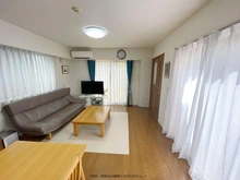 【千葉県/流山市江戸川台西】千葉県流山市江戸川台西3丁目 三面採光のリビング・ダイニング約12.9畳（床暖房）