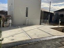 【埼玉県/さいたま市浦和区上木崎】さいたま市浦和区上木崎7丁目　A号棟 駐車スペース（A号棟は左側）