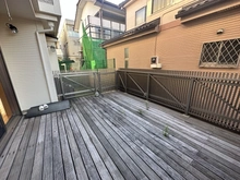 【埼玉県/志木市幸町】志木市幸町四丁目　中古戸建 ウッドデッキバルコニー