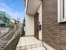 【神奈川県/横浜市港南区上大岡東】横浜市港南区上大岡東2丁目　戸建 玄関