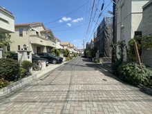 【東京都/調布市菊野台】プラウドシーズンつつじヶ丘 前面道路