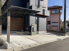 【神奈川県/川崎市麻生区岡上】川崎市麻生区岡上2丁目　中古戸建 駐車場