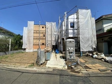 【神奈川県/横浜市港北区日吉本町】港北区日吉本町3丁目　新築戸建　B号棟/全3棟 建築中の外観