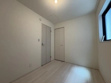 【神奈川県/横浜市都筑区東山田町】横浜市都筑区東山田町　新築2号棟 サービスルーム（納戸）