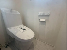 【埼玉県/新座市片山】新座市片山2丁目　戸建 トイレ：1階