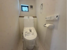 【埼玉県/新座市片山】新座市片山2丁目　戸建 トイレ：2階