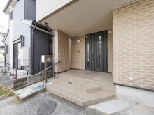 【神奈川県/川崎市多摩区東生田】川崎市多摩区東生田1丁目　中古戸建 玄関