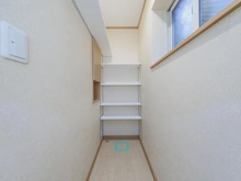 【神奈川県/川崎市多摩区東生田】川崎市多摩区東生田1丁目　中古戸建 収納：1階トイレを収納に変更済