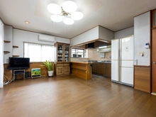 【神奈川県/川崎市高津区末長】末長三丁目　事務所付戸建て リビング・ダイニング