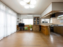 【神奈川県/川崎市高津区末長】末長三丁目　事務所付戸建て リビング・ダイニング