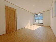 【東京都/町田市三輪緑山】町田市三輪緑山4丁目　新築戸建　B号棟／全8棟 洋室