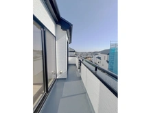 【東京都/町田市三輪緑山】町田市三輪緑山4丁目　新築戸建　B号棟／全8棟 バルコニー