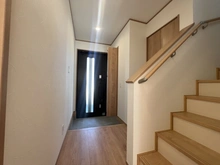 【東京都/町田市三輪緑山】町田市三輪緑山4丁目　新築戸建　C号棟／全8棟 玄関