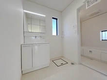 【東京都/町田市三輪緑山】町田市三輪緑山4丁目　新築戸建　E号棟／全8棟 洗面所