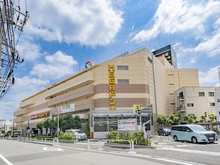 【埼玉県/和光市白子】和光市白子2丁目新築戸建 B号棟 MEGAドン・キホーテ成増店（現地より約1,000m）