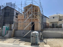 【神奈川県/横須賀市平作】コンフォート平作1丁目6号棟（新築分譲住宅） 建築中の外観