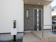 【埼玉県/さいたま市北区今羽町】さいたま市北区今羽町　中古戸建 玄関