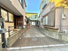 【埼玉県/さいたま市北区東大成町】さいたま市北区東大成町1丁目　中古戸建 アプローチ