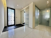 【兵庫県/神戸市西区樫野台】神戸市西区樫野台六丁目　中古戸建 玄関