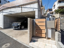 【神奈川県/横浜市瀬谷区宮沢】瀬谷区宮沢2丁目　中古戸建 玄関