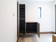 【神奈川県/横浜市南区中里】南区中里4丁目　新築戸建　2号棟 収納：玄関部分