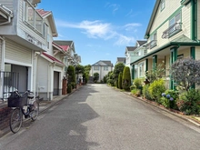 【神奈川県/横浜市瀬谷区五貫目町】マークスプリングス・カーサ　五貫目町　中古戸建 前面道路
