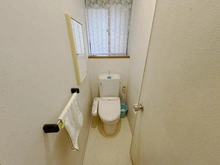 【千葉県/千葉市花見川区長作台】千葉市花見川区長作台二丁目　中古戸建 トイレ：家具調度品は価格に含まれません。