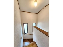 【埼玉県/さいたま市南区大字広ヶ谷戸】さいたま市南区大字広ケ谷戸　中古戸建 階段