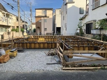 【埼玉県/さいたま市緑区大字中尾】さいたま市緑区大字中尾　新築戸建 建築中の外観