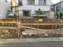 【埼玉県/さいたま市緑区大字中尾】さいたま市緑区大字中尾　新築戸建 建築中の外観