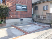 【埼玉県/草加市新栄】草加市新栄1丁目　戸建 駐車場