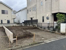 【埼玉県/さいたま市緑区大字中尾】さいたま市緑区大字中尾新築戸建B号棟 現地（建築前）：全2棟／右側