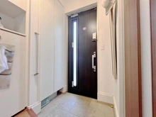 【埼玉県/蓮田市蓮田】蓮田市蓮田5丁目　中古住宅 玄関