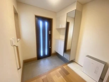 【埼玉県/さいたま市緑区大字中尾】さいたま市緑区大字中尾　戸建 玄関