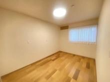 【埼玉県/さいたま市緑区大字中尾】さいたま市緑区大字中尾　戸建 洋室：2階6.7帖洋室