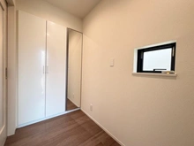 【埼玉県/川口市戸塚東】 川口市戸塚東2丁目新築戸建　B号棟 玄関