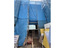 【埼玉県/さいたま市浦和区仲町】さいたま市浦和区仲町4丁目 新築戸建て 5号棟 建築中の外観：全6棟、中央