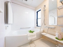 【埼玉県/吉川市きよみ野】吉川市きよみ野2丁目　戸建 浴室：2017年8月にリフォーム済です。浴室乾燥機付き。開口部もございます。