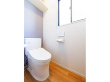 【埼玉県/吉川市きよみ野】吉川市きよみ野2丁目　戸建 トイレ：2022年5月に本体リフォーム済です。