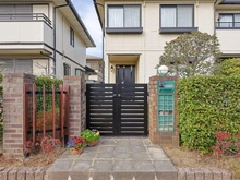 【埼玉県/吉川市きよみ野】吉川市きよみ野2丁目　戸建 玄関：2021年7月に門扉を交換しております。